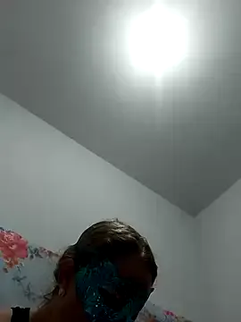Mily741 — Fico nua naaca e minha parceira faz mass
