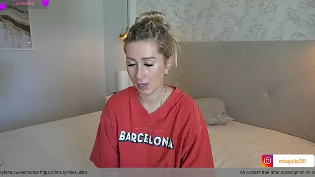 miss_juliaa on StripChat 