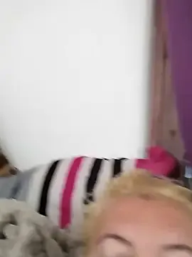 Mllesha74000 on StripChat 