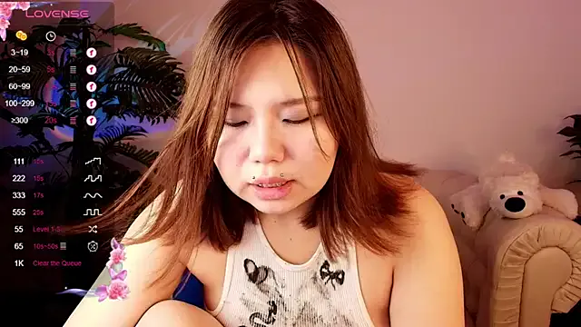 Moana_light — lets massage my boobies !