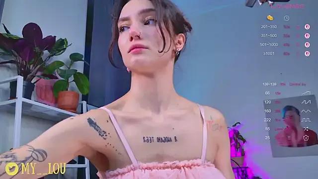 MyLoulaby — stretch pussy with 4 fingers