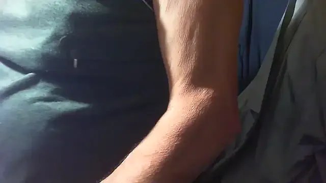 nonnomaturobisex on StripChat 