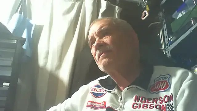 nonnomaturobisex on StripChat 