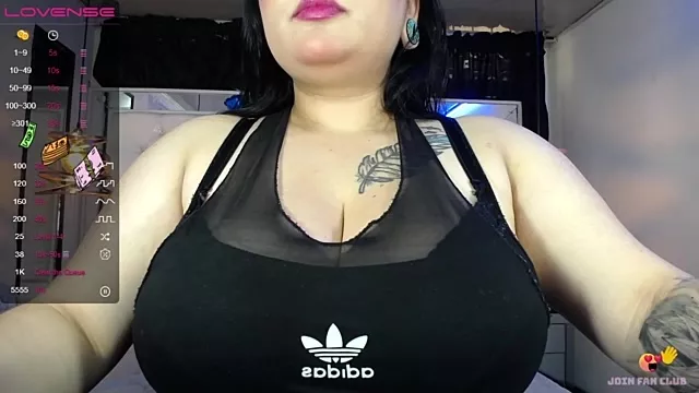 Penelope_Tits on StripChat 
