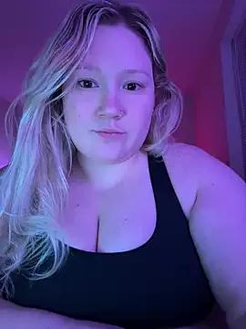 PiggyRose on StripChat 