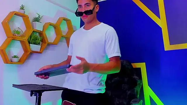 Play_boys_Hot2 — suck cock