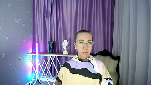 queen_a_n_i on StripChat 