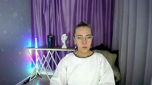 queen_a_n_i on StripChat 
