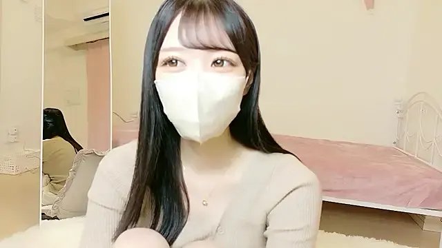 roachan_ on StripChat