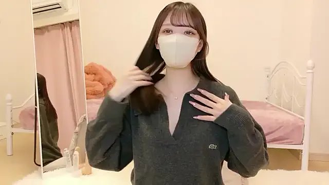 roachan_ on StripChat