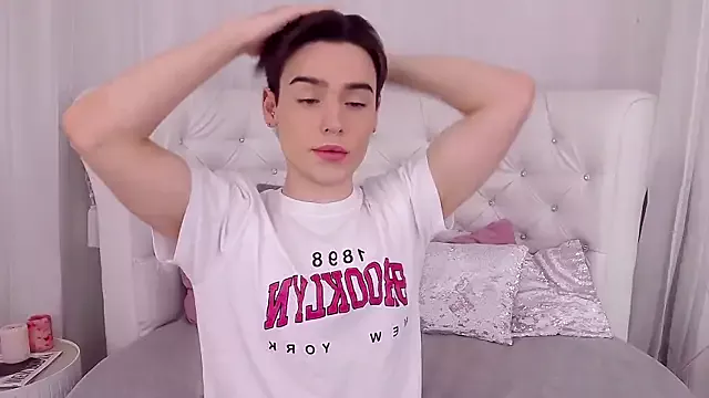 RobbyCharming on StripChat 