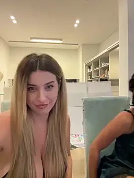 RoxxyDallas — Say hey to LorenRosse, get us naked!!
