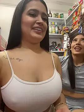 Sara_fun on StripChat 