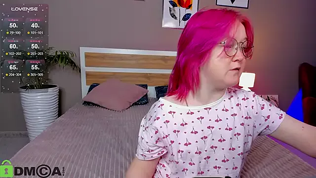 Sara_Robinson on StripChat 