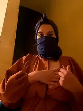 SaraChouchou on StripChat 