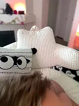 SerenaCloud — Doggy pussy playyyy