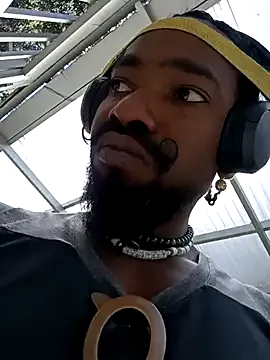 Siriss_boyrag on StripChat 