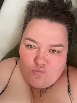 SunnyLeila2101 on StripChat 