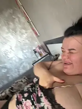 SunnyLeila2101 on StripChat