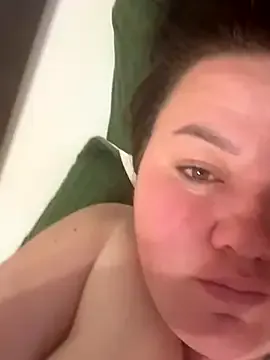SunnyLeila2101 on StripChat 