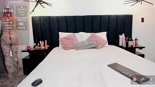 susyy7 on StripChat 