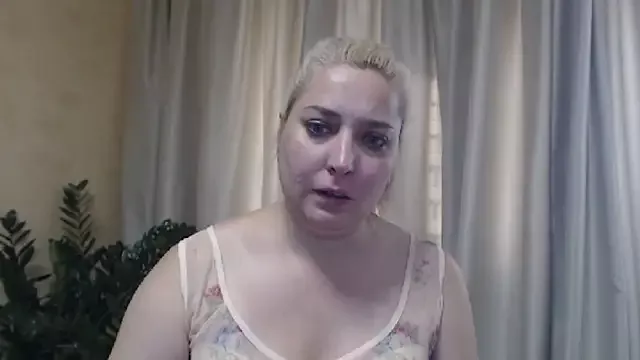 sweetpussy13 on StripChat 
