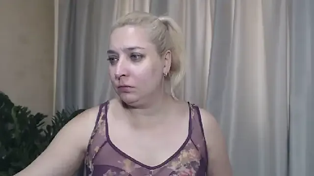 sweetpussy13 on StripChat 