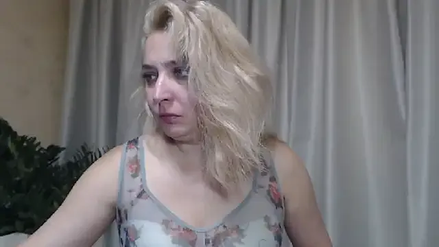 sweetpussy13 on StripChat 