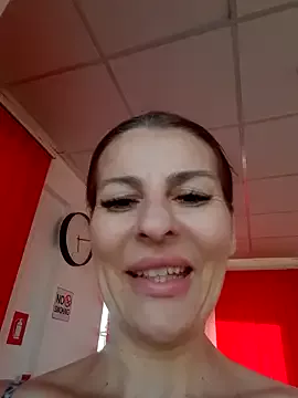 TessaKlarn on StripChat 
