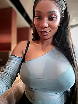 VannessaJj on StripChat 